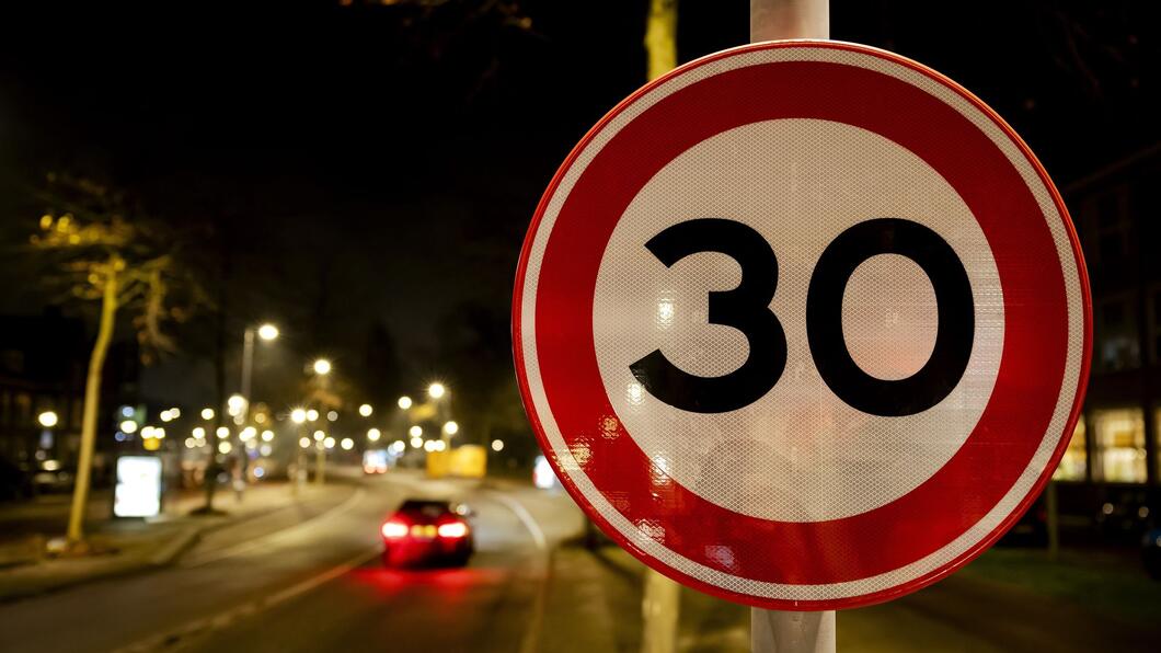 30 km/h verkeersbord