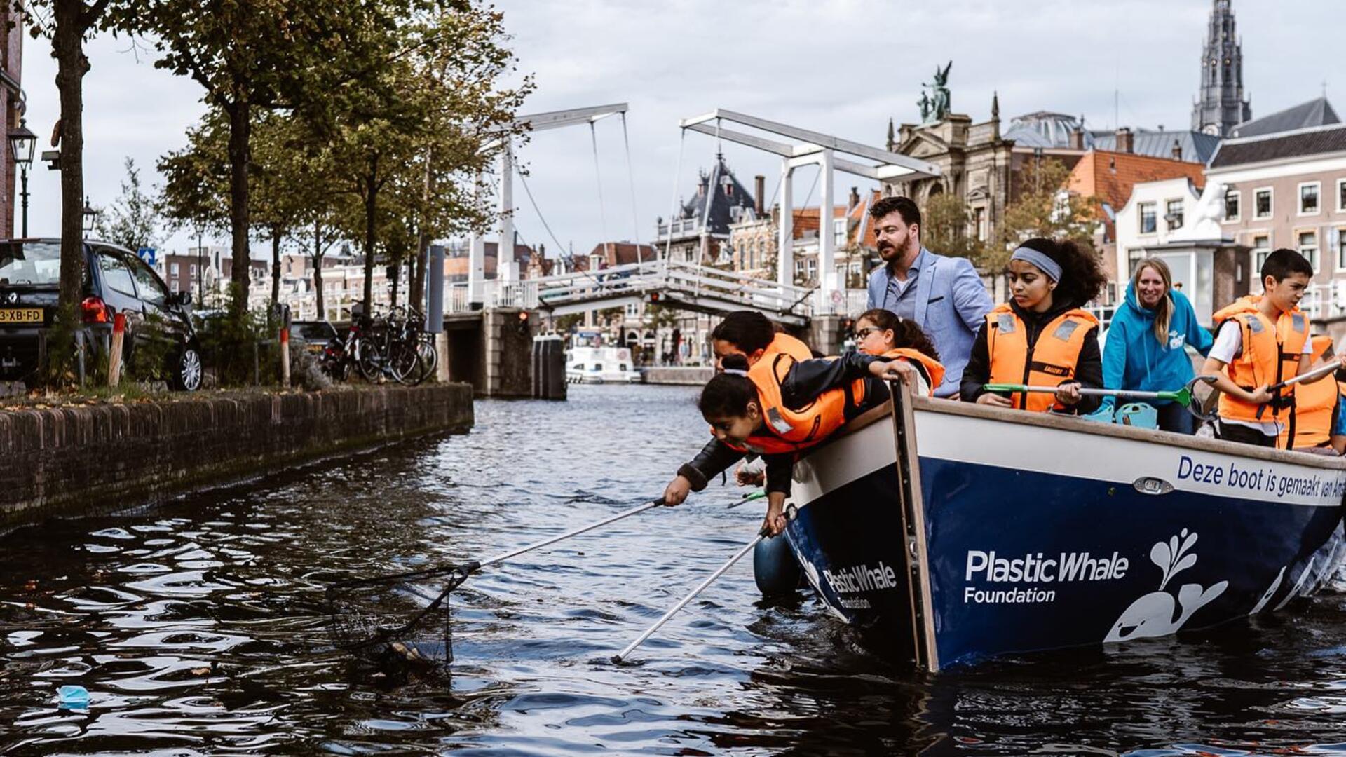 Plastic vissen Wethouder Berkhout