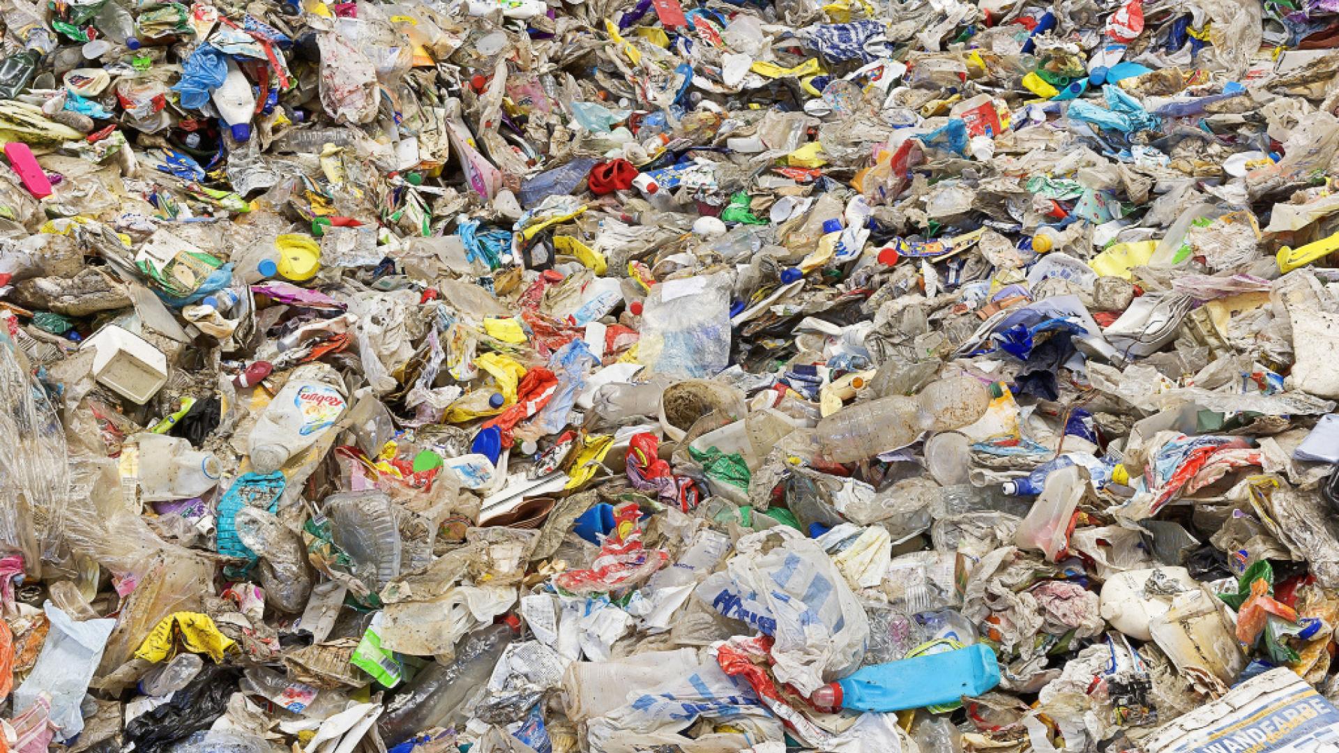 B82544536Z.1_20120914212448_000+GM5A040A.2plastic.jpg