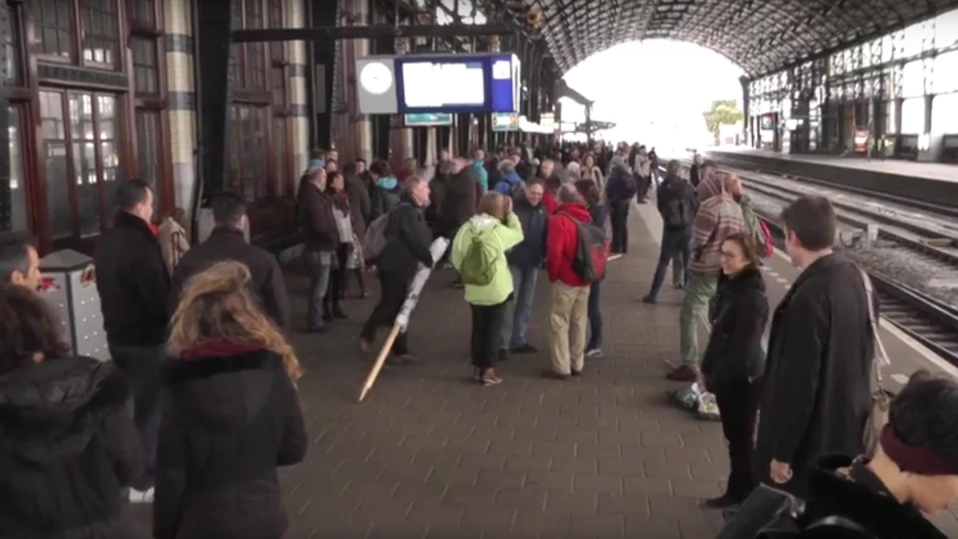 treinGLHwachten.jpg